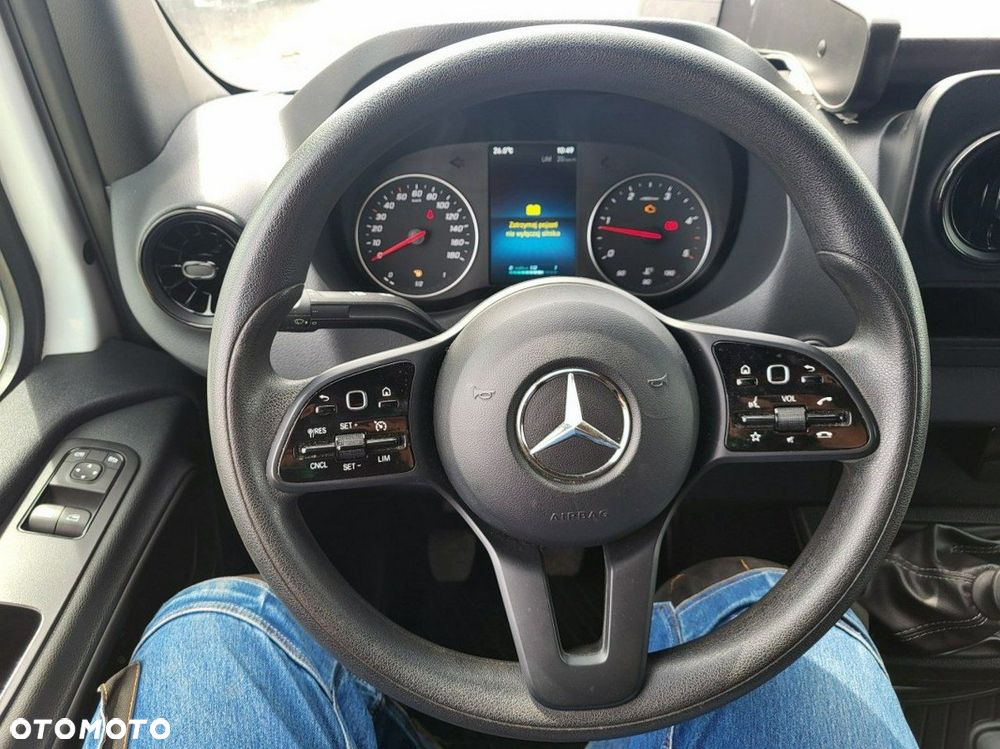 Mercedes-Benz Sprinter - 17