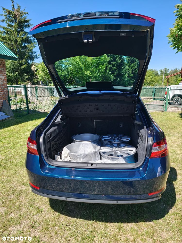 Skoda Superb 2.0 TSI Ambition DSG - 18