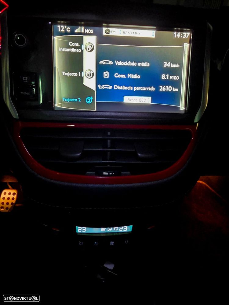 Peugeot 208 GTI 200 THP - 12