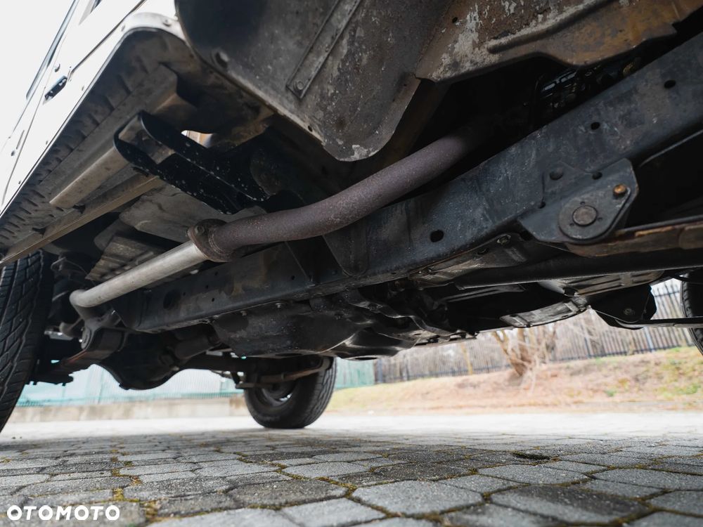 Toyota Land Cruiser - 32