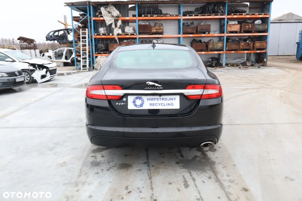 Jaguar XF 2.2 D Luxury - 6