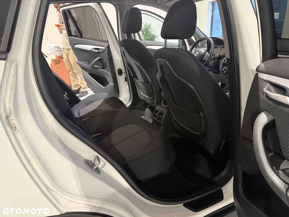 BMW X1 sDrive18i Advantage - 22