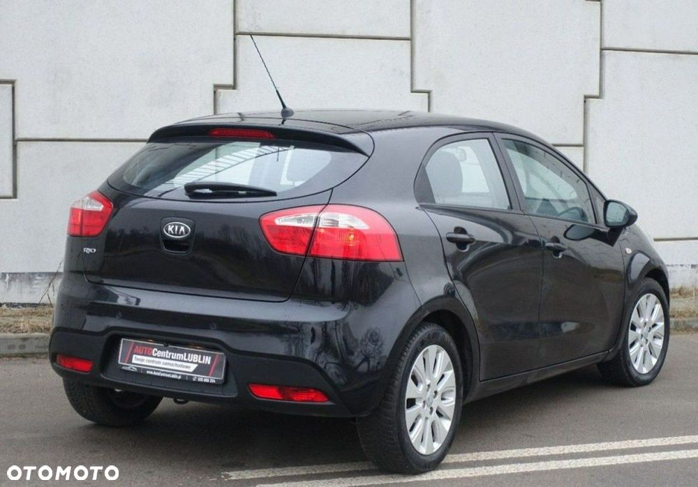 Kia Rio - 8