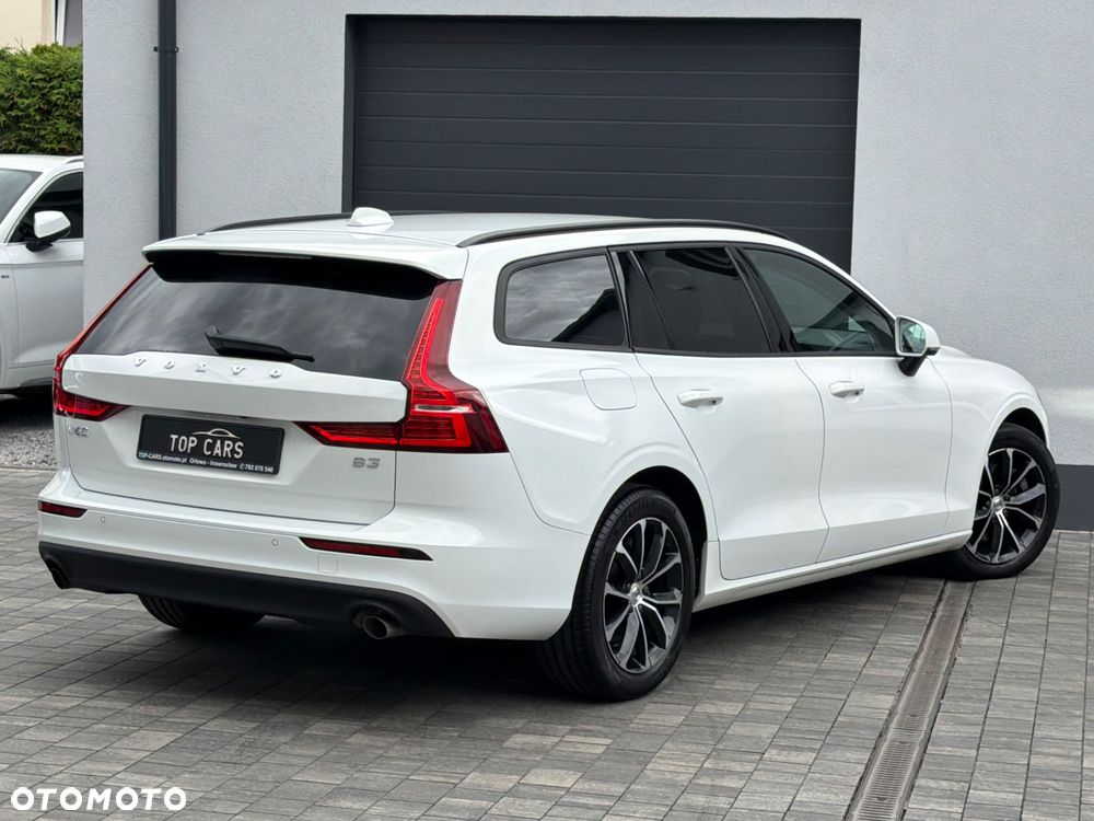 Volvo V60 B3 B DKG Momentum - 9