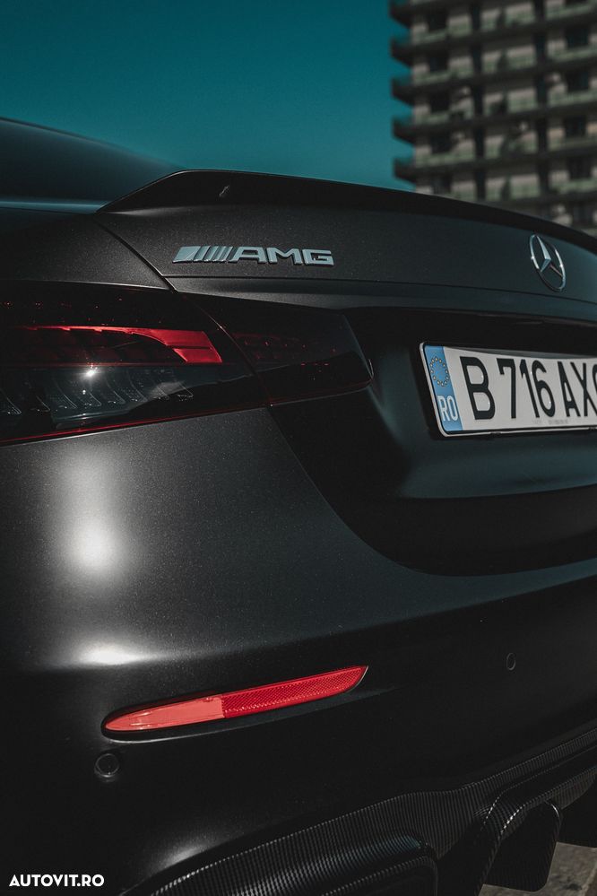 Mercedes-Benz E - 8