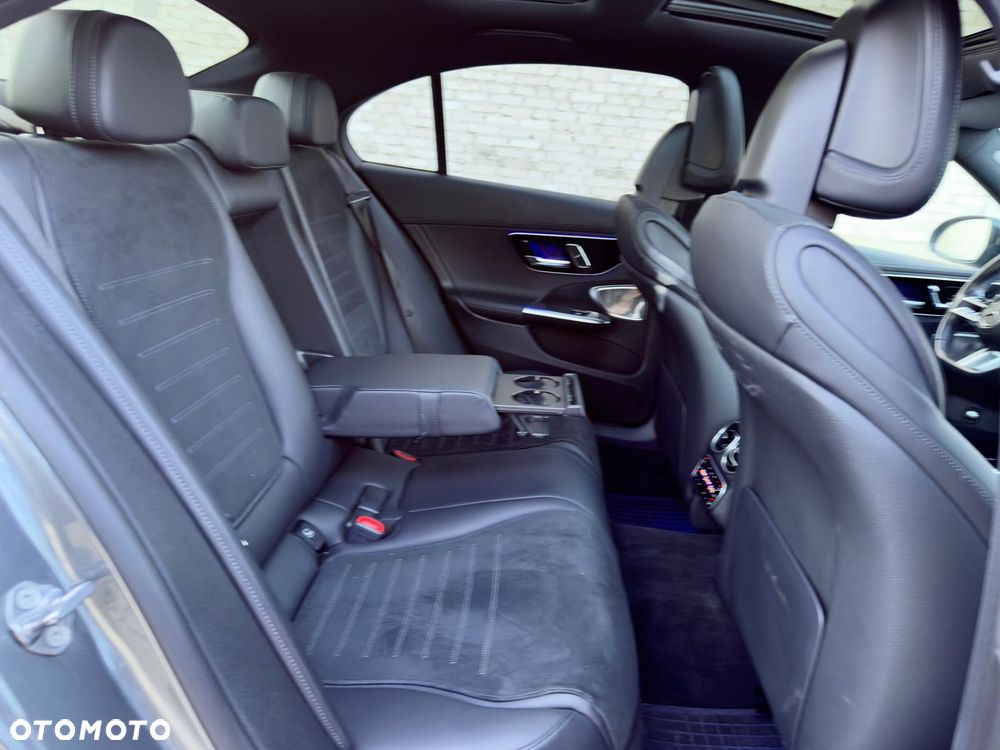 Mercedes-Benz Klasa C ver-300-de-phev-4--matic-amg - 20