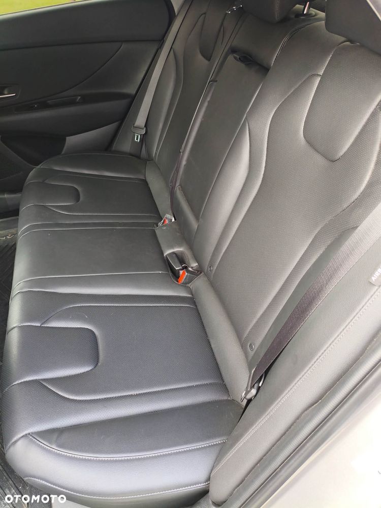 Hyundai Elantra 1.6 Premium - 13