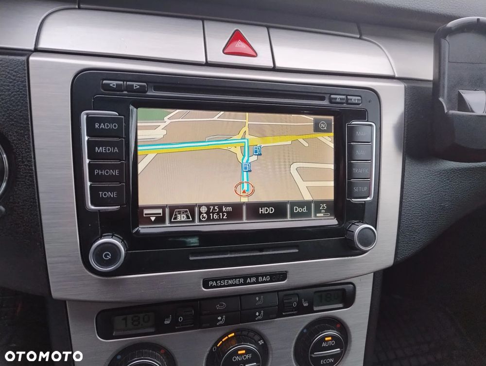 Volkswagen Passat Variant 2.0 TDI DPF DSG R-Line Edition - 9