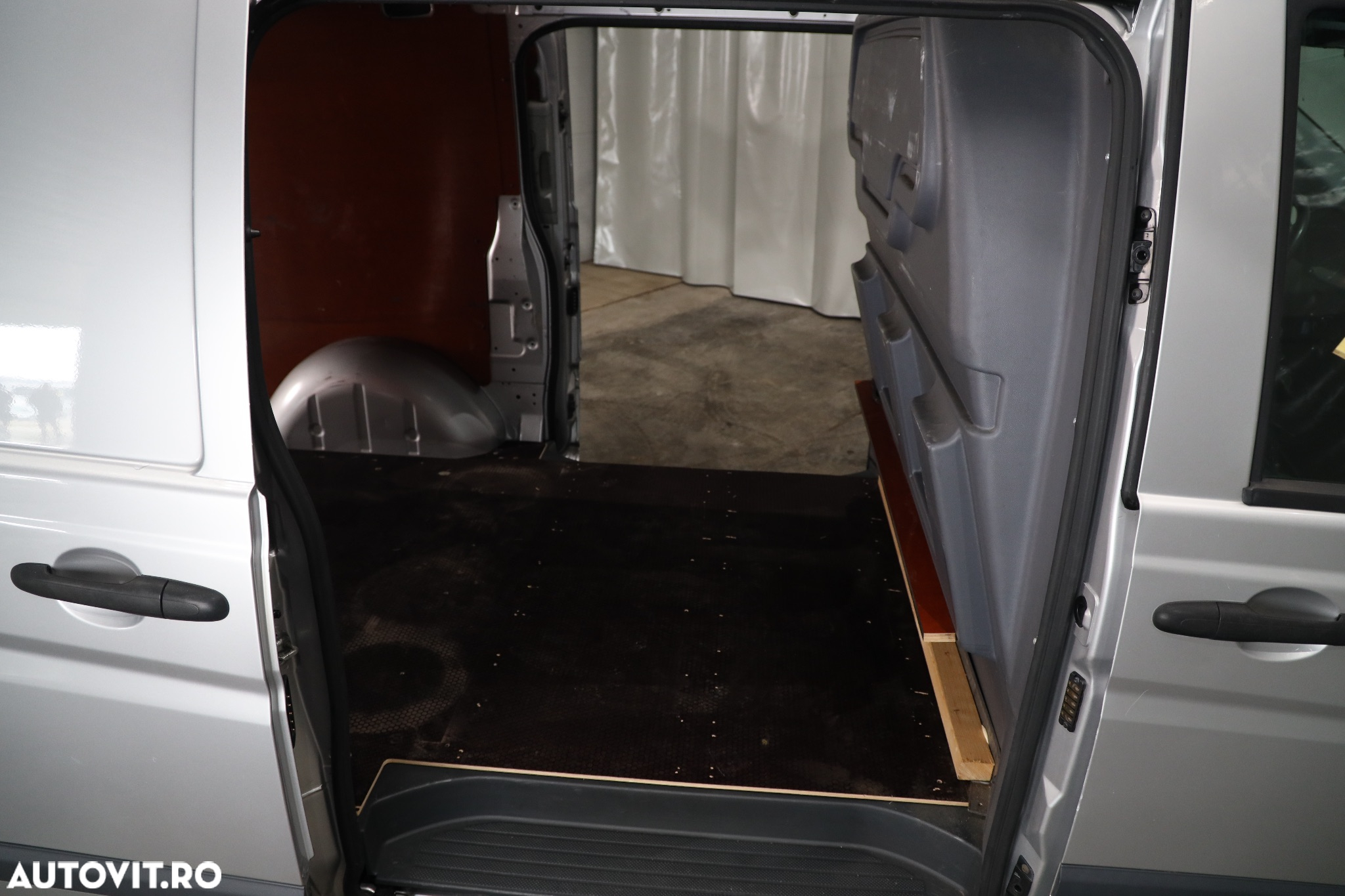 Mercedes-Benz Vito - 30