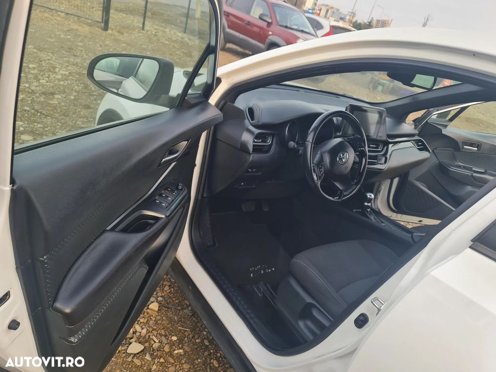 Toyota C-HR Hybrid Business-Edition - 12