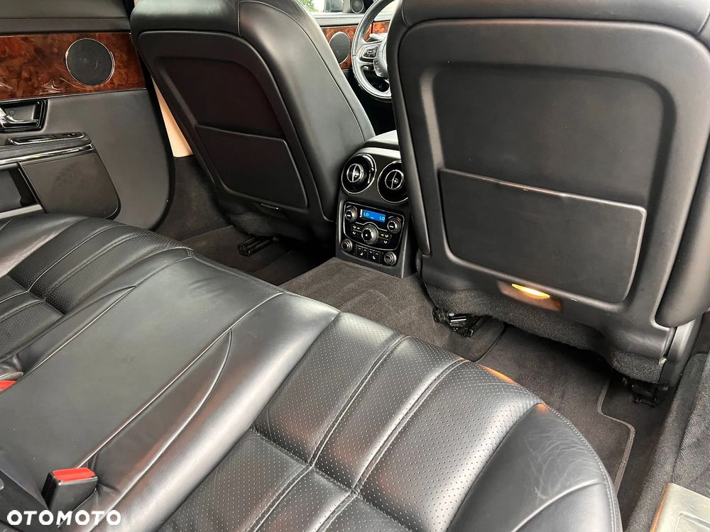Jaguar XJ 3.0 D V6 LWB Premium Luxury - 8