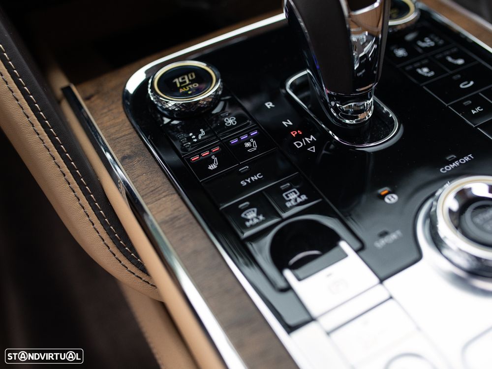 Bentley Flying Spur Hybrid Azure - 30