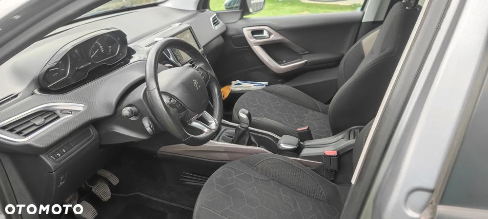 Peugeot 2008 1.6 BlueHDi Style - 10