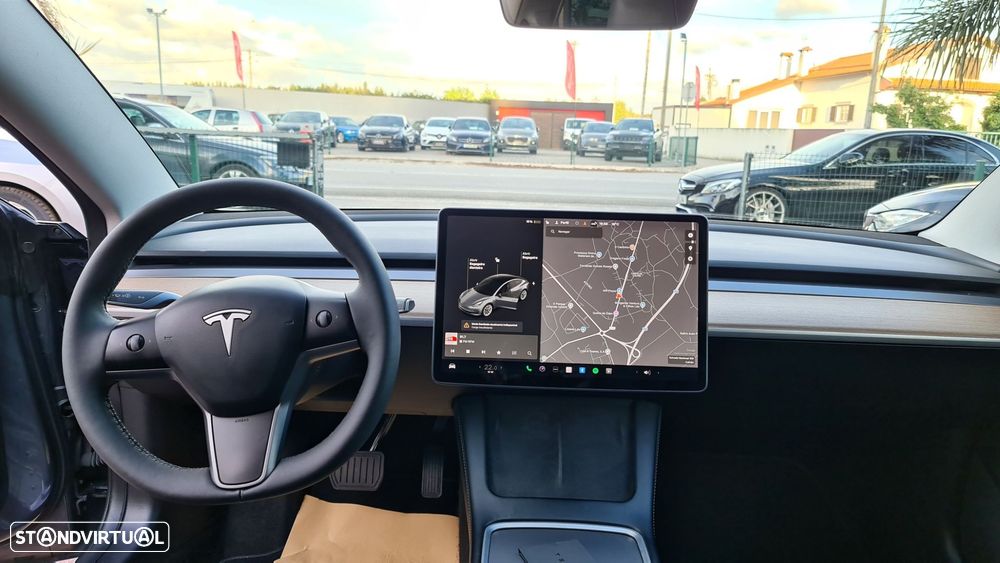 Tesla Model 3 - 25