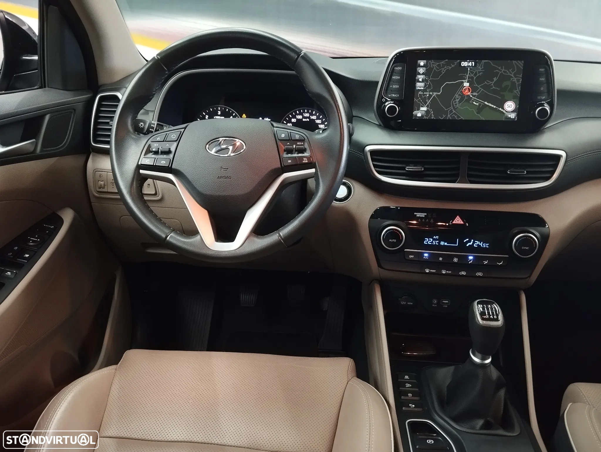 Hyundai Tucson 1.6 CRDi Premium+Pack Pele - 16