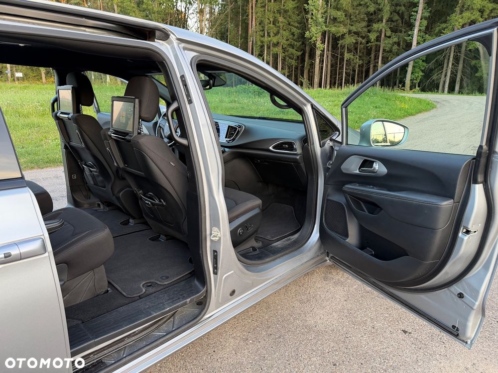 Chrysler Pacifica - 9