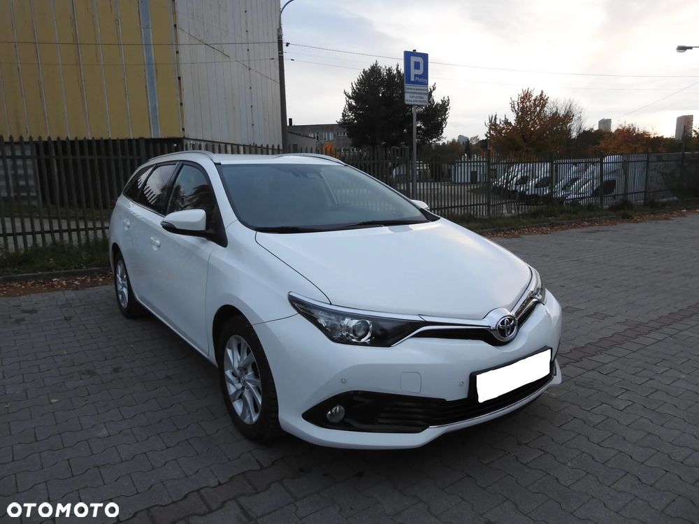 Toyota Auris 2017 photo 4