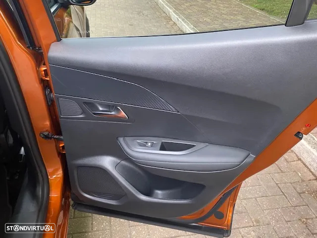Peugeot 2008 PureTech 130 EAT8 Allure - 15