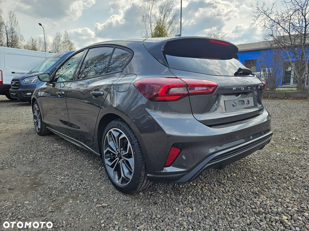 Ford Focus 1.0 EcoBoost mHEV ST-Line X - 11