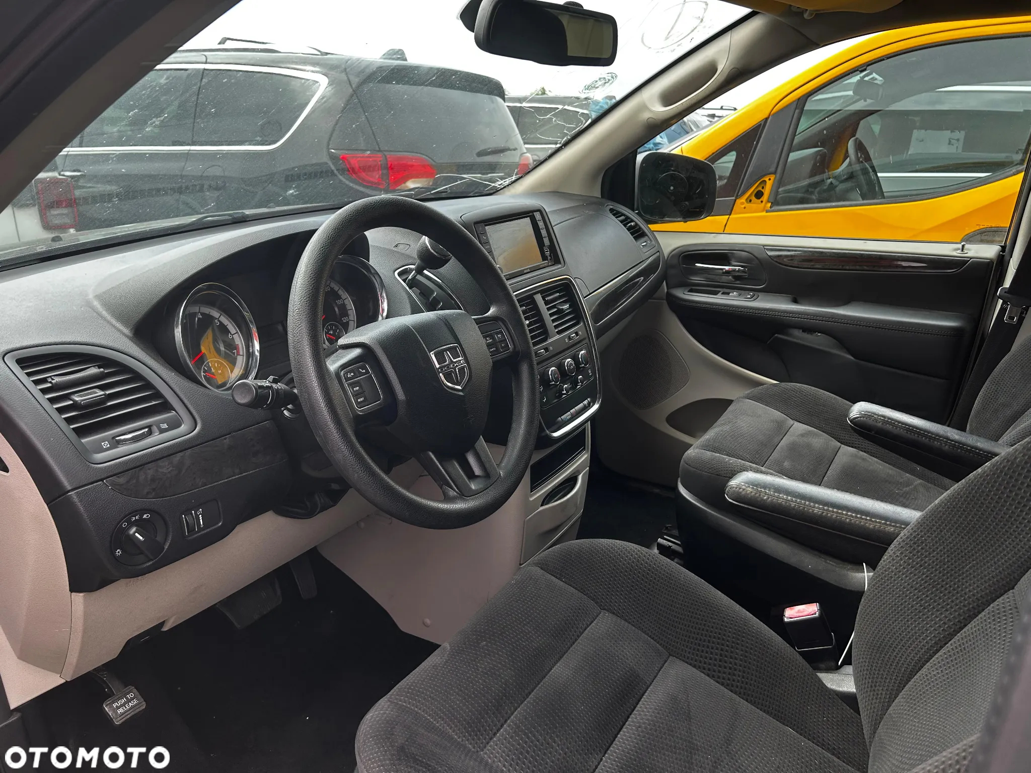 Dodge Grand Caravan - 10