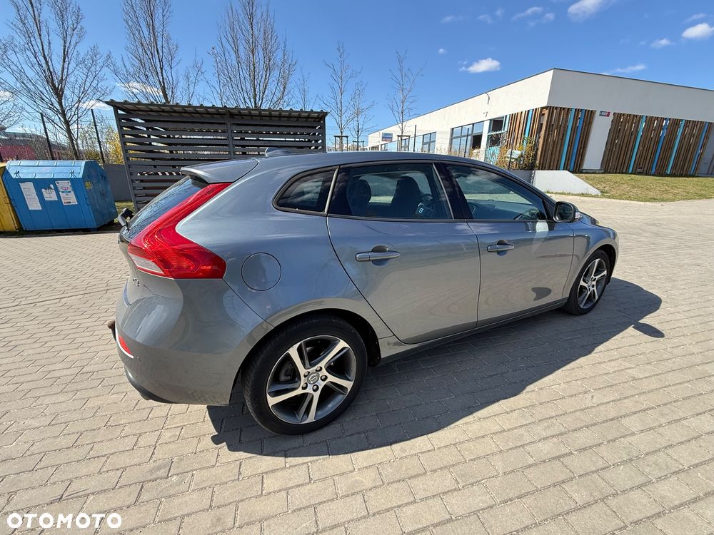 Volvo V40 D4 Momentum - 3