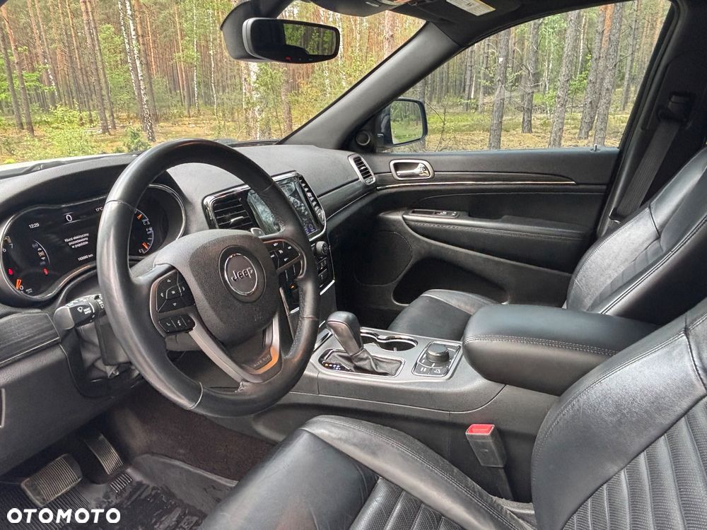 Jeep Grand Cherokee - 19