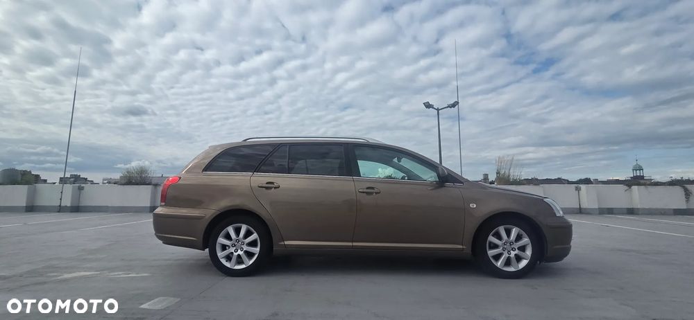Toyota Avensis - 6