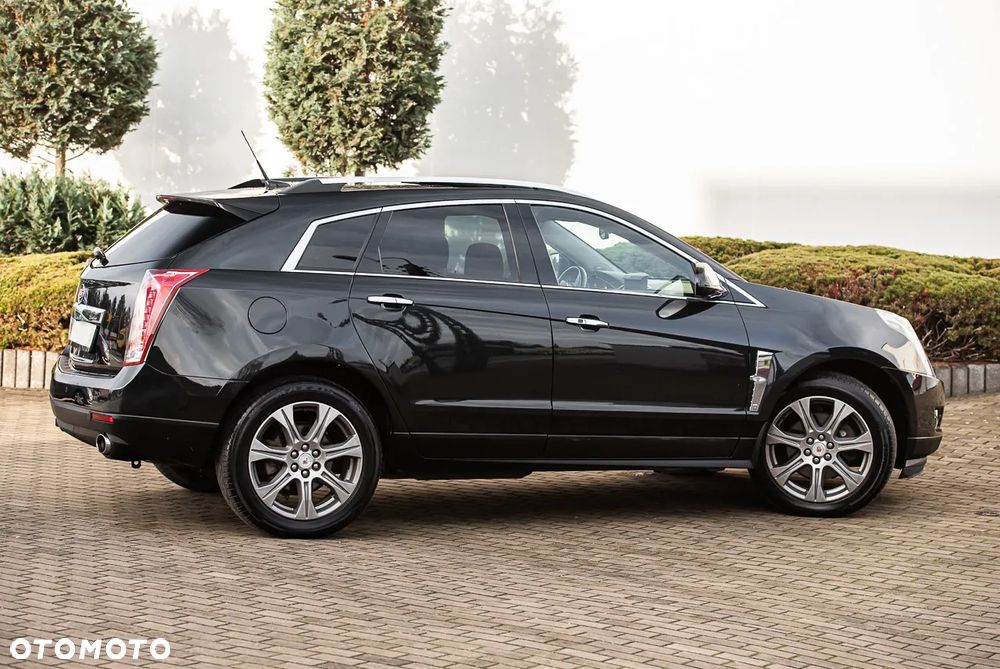 Cadillac SRX - 14