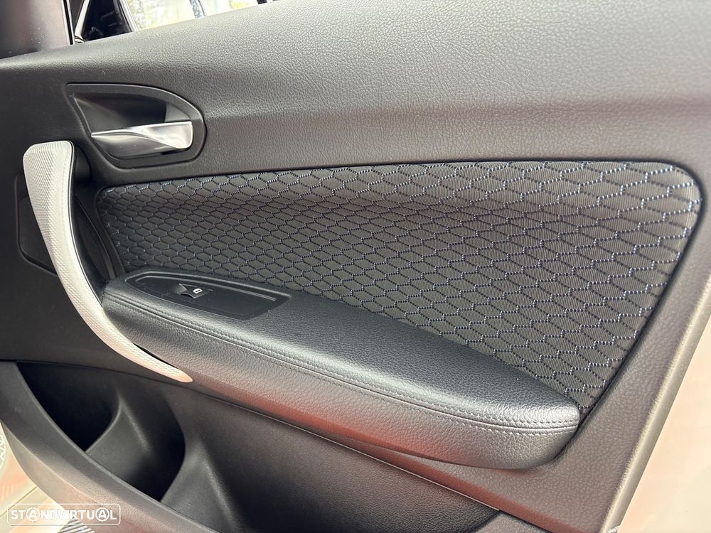 BMW 120 d Pack M - 42