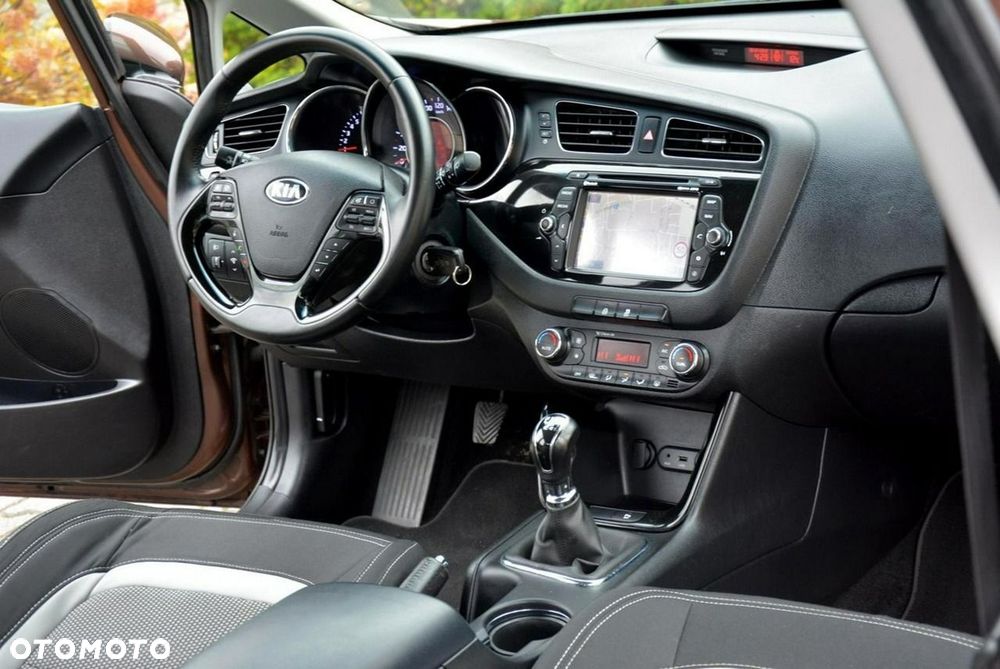 Kia Ceed 1.6 GDI Platinum Edition - 20