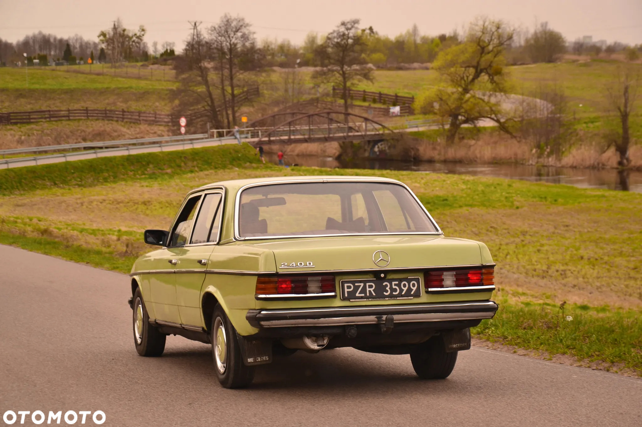 Mercedes-Benz W123 - 33