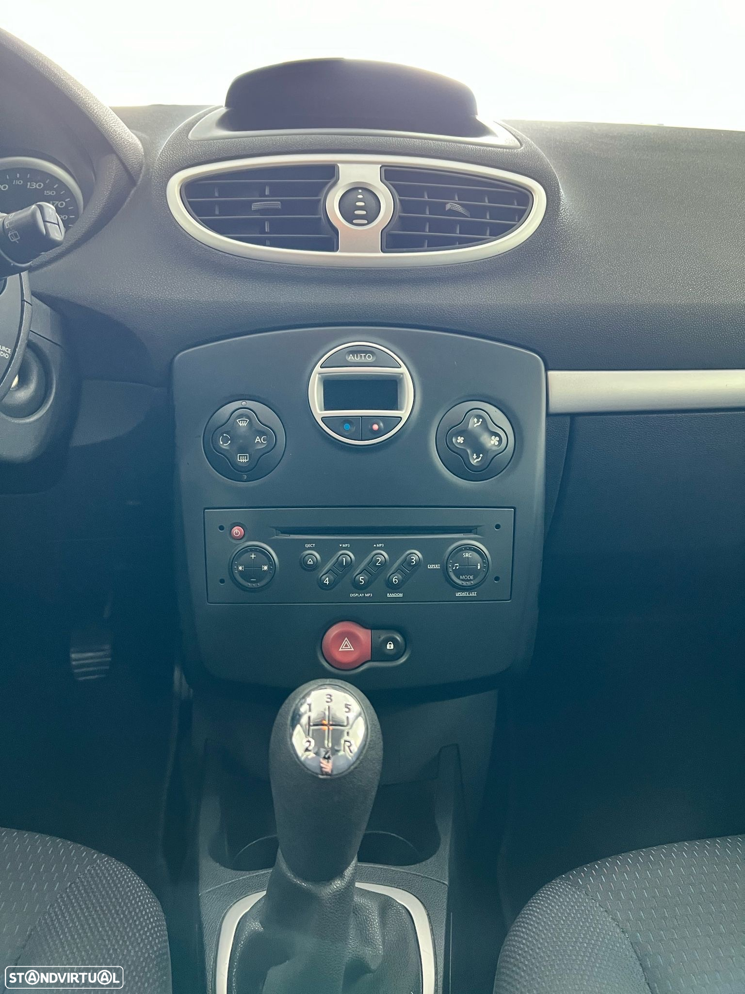 Renault Clio Break 1.2 TCE Dynamique S - 4
