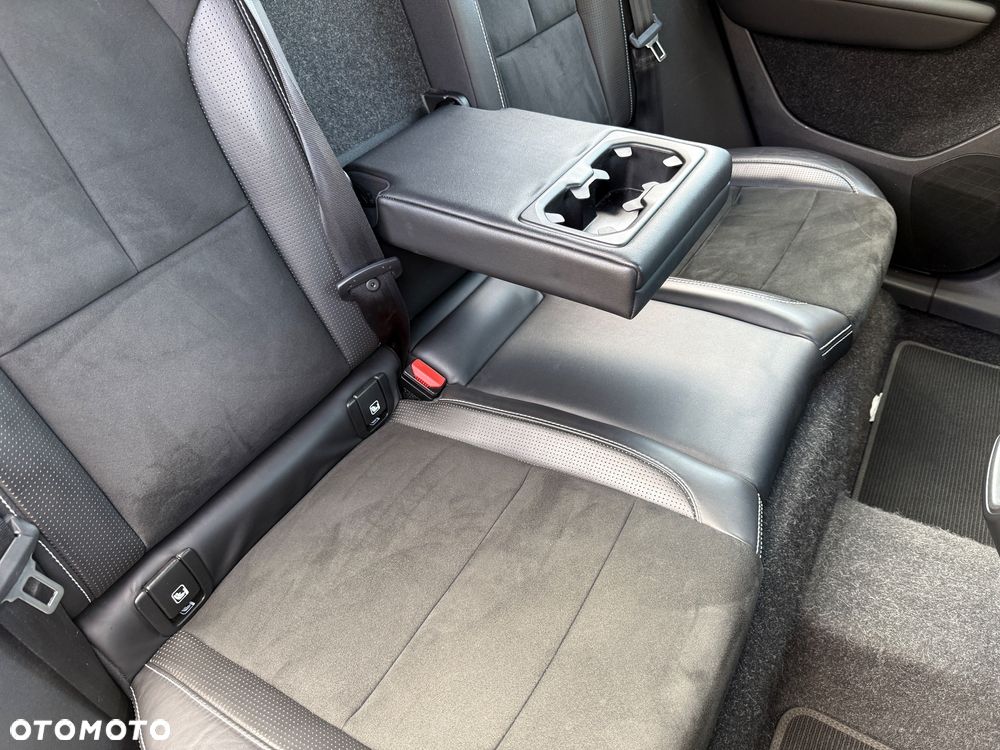 Volvo XC 40 D3 AWD Geartronic R-Design - 38