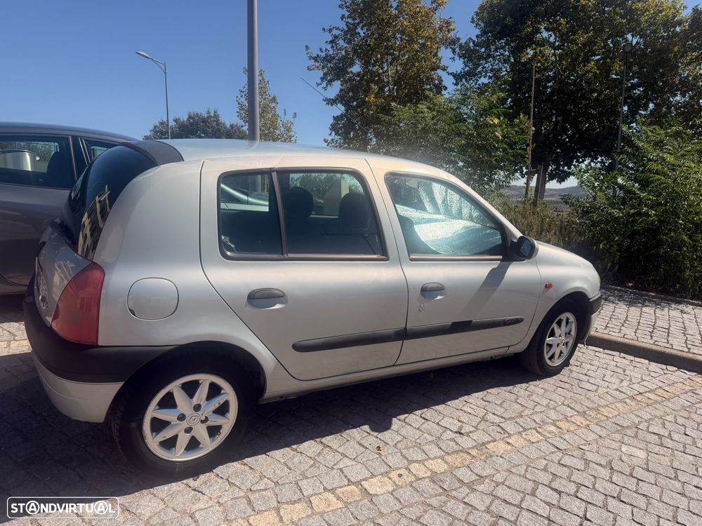 Renault Clio - 2