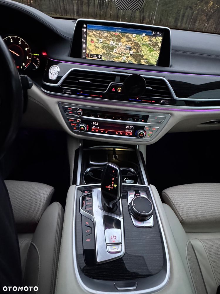 BMW Seria 7 740d xDrive - 18