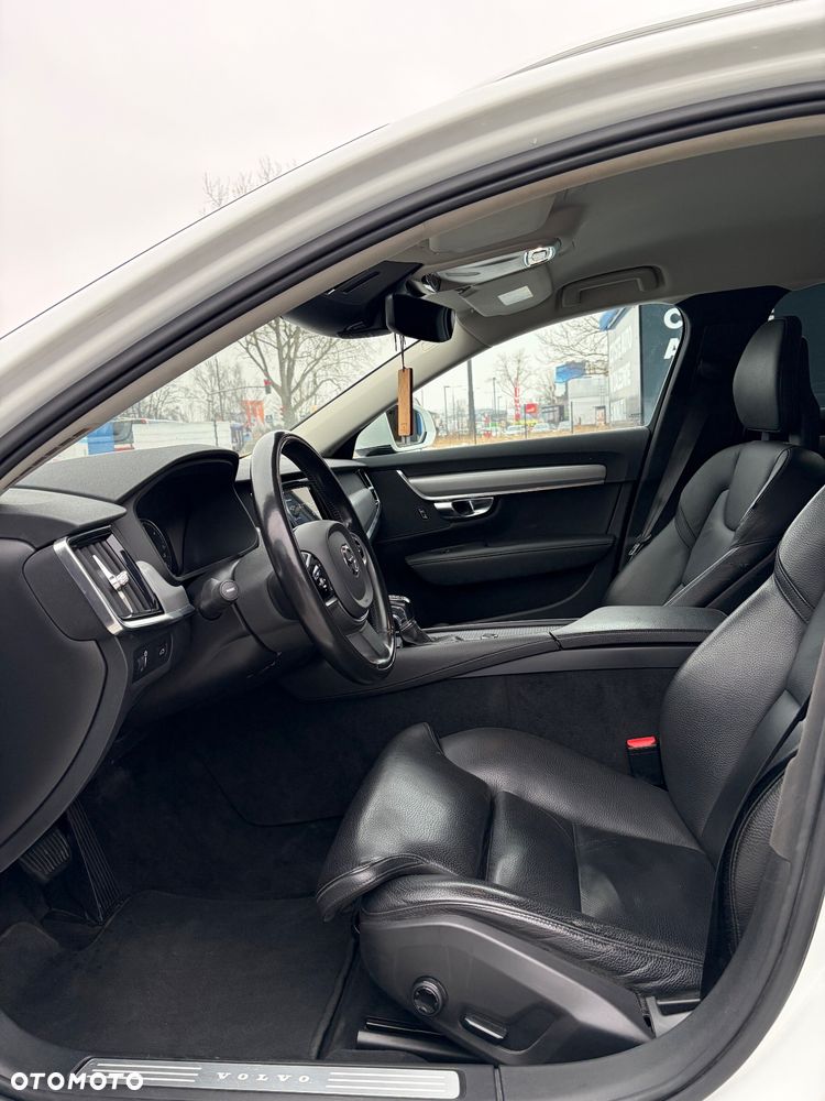 Volvo V90 D4 SCR Momentum Pro - 12