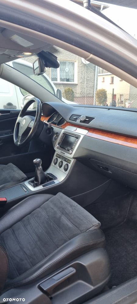 Volkswagen Passat 2.0 TDI DPF Highline - 8