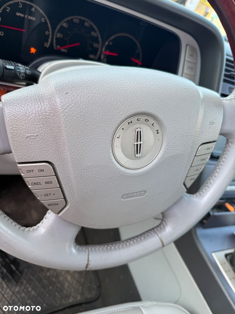 Lincoln Navigator 5.4 4WD - 26