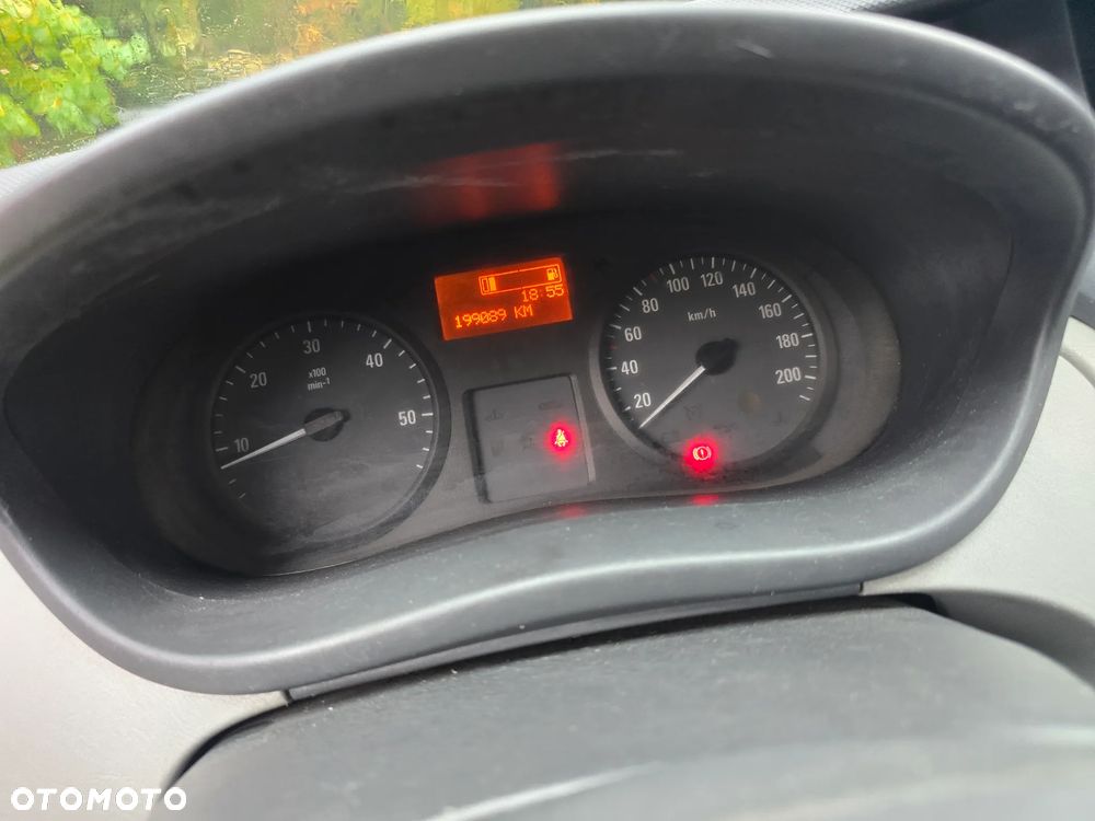 Opel Vivaro - 10