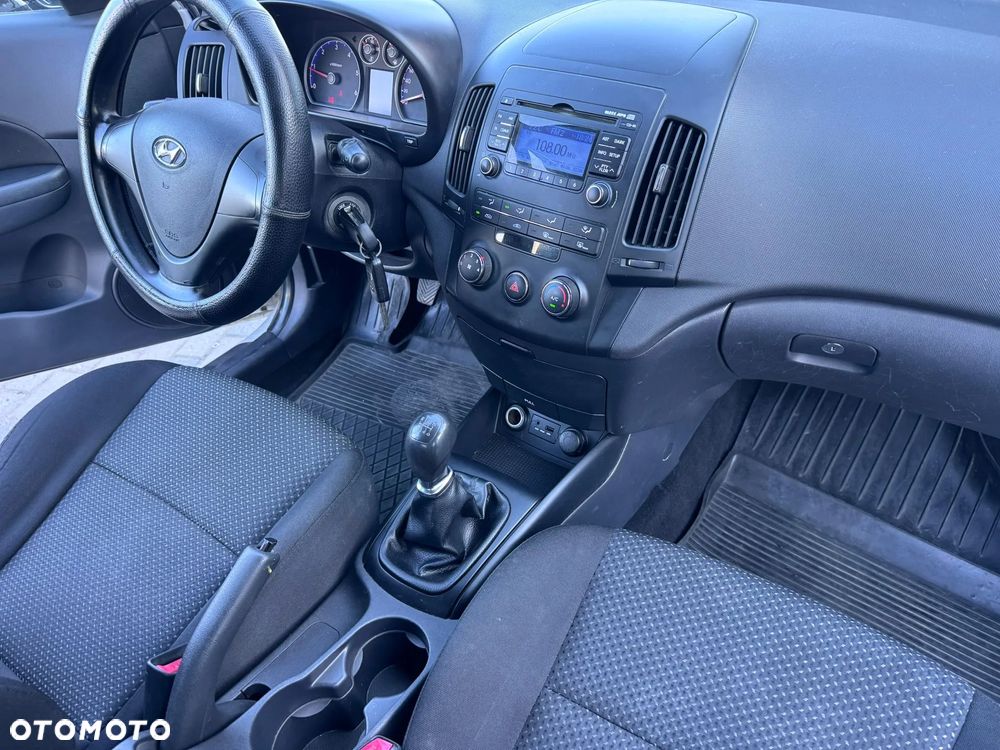 Hyundai i30 1.6 CRDi Base EU5 - 7