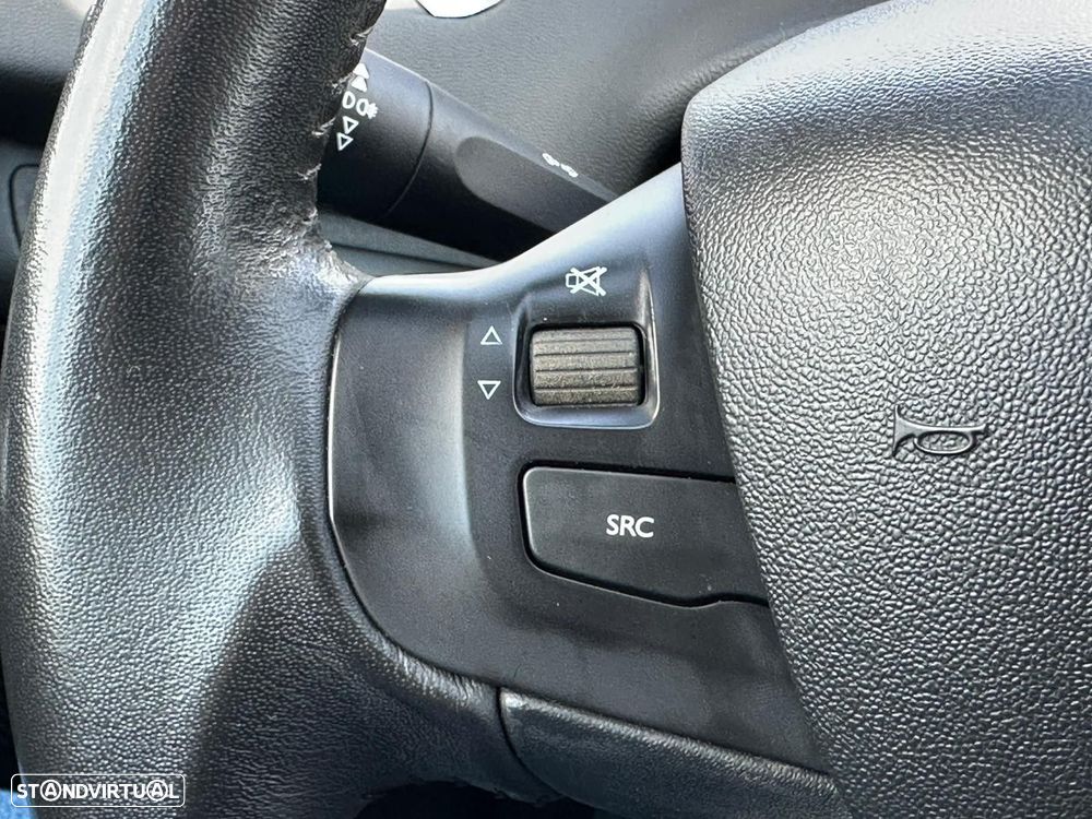 Peugeot 208 1.2 PureTech Style - 18