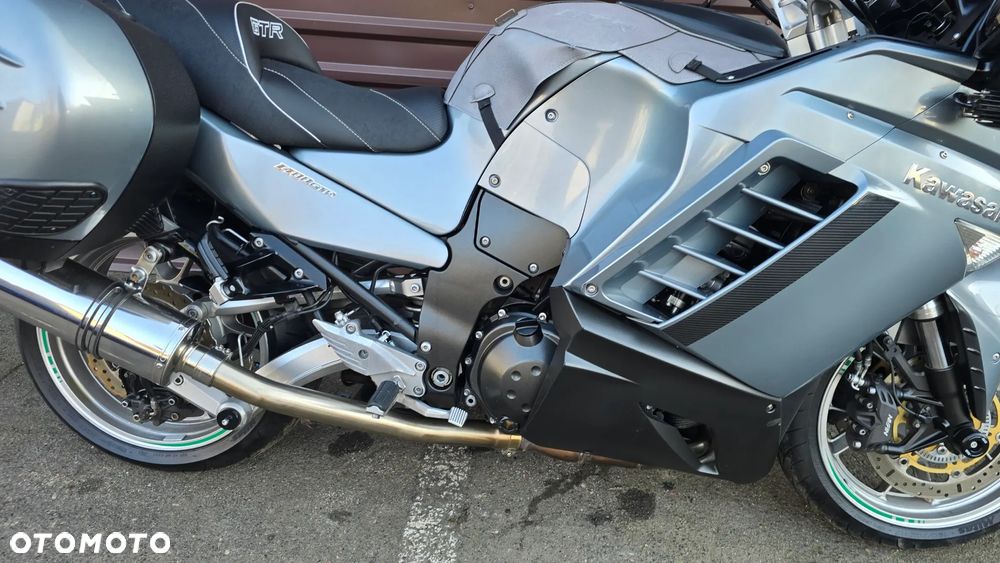 Kawasaki GTR - 12