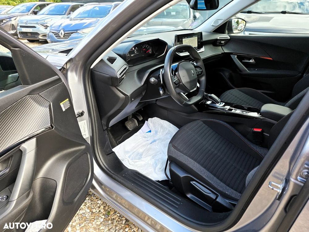Peugeot 2008 1.5 BlueHDI 130 S&S EAT8 Allure - 22