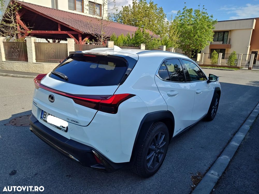 Lexus UX 250h (E-FOUR) F SPORT - 5