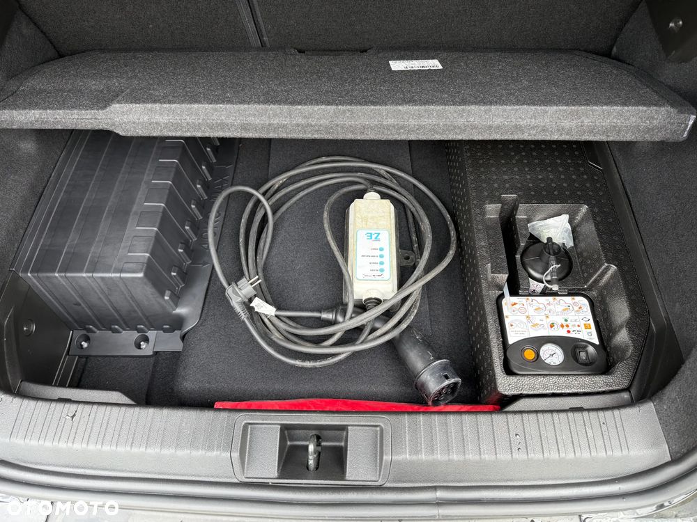 Renault Captur 1.6 E-TECH Plug-In Intens - 33