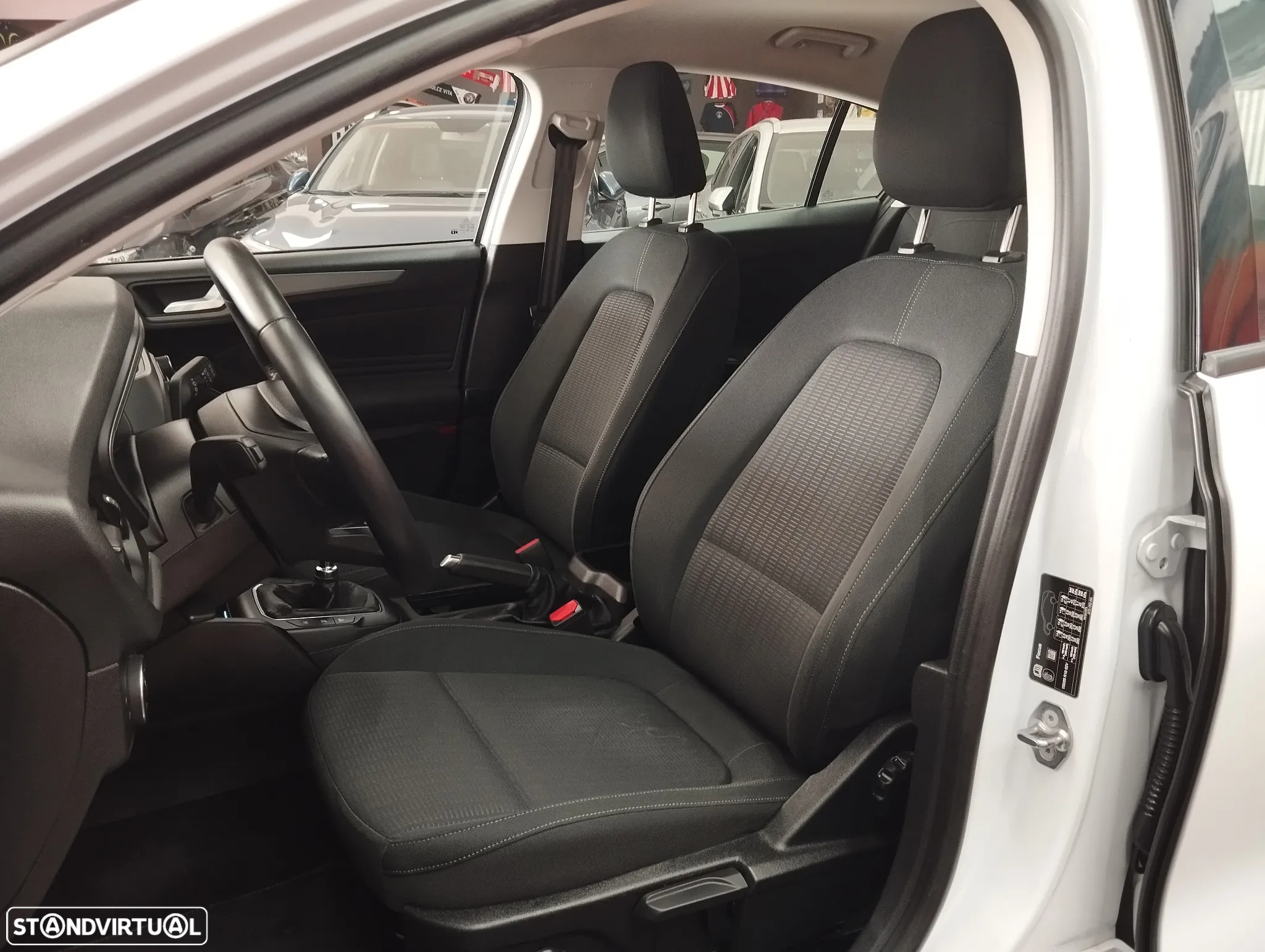 Ford Focus 1.0 EcoBoost Business - 13