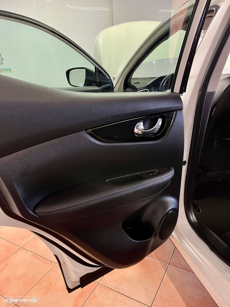 Nissan Qashqai 1.5 dCi N-Connecta Led - 27