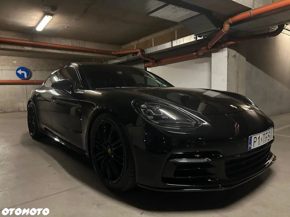 Porsche Panamera - 1