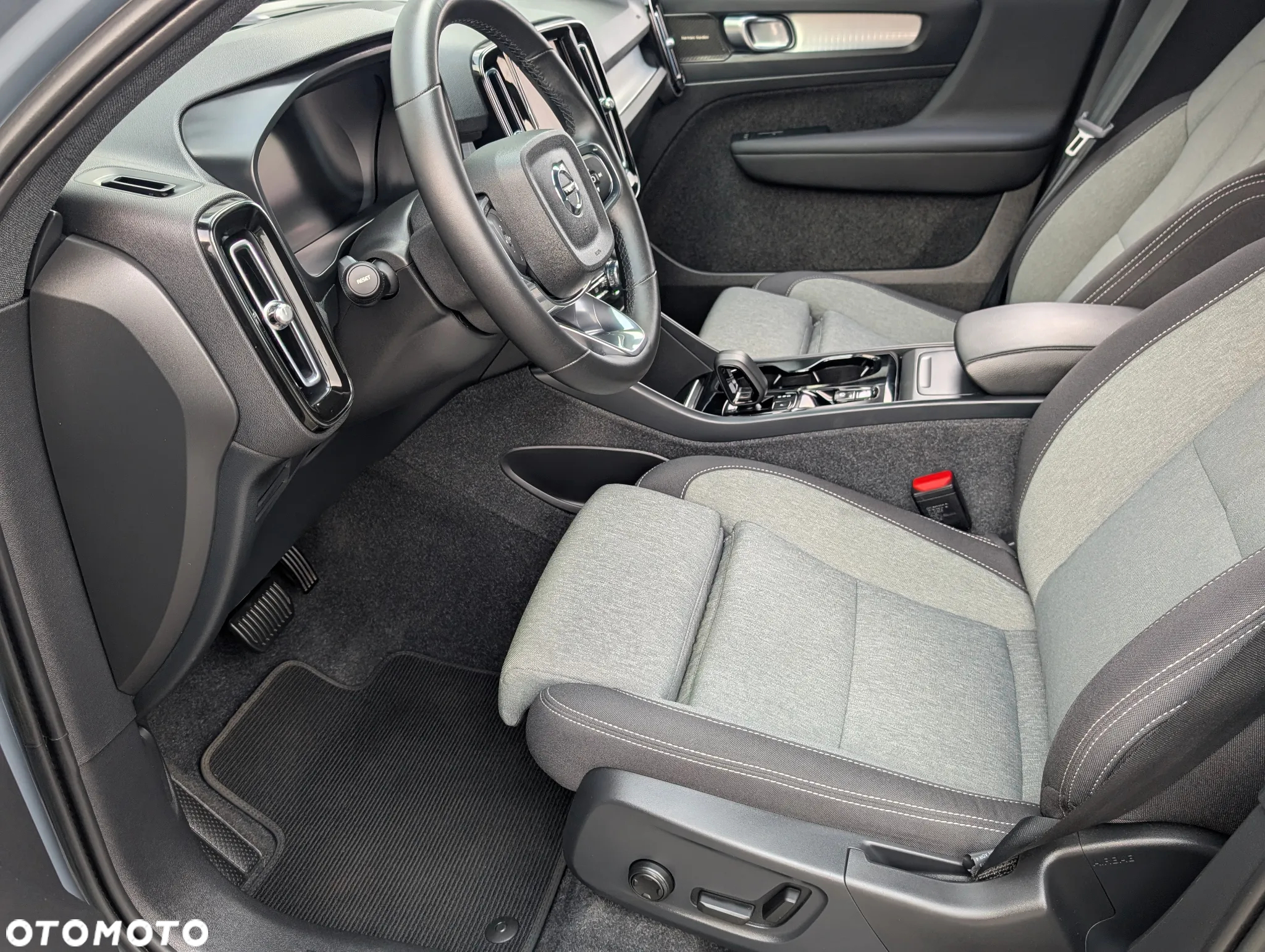Volvo XC 40 B4 Core - 16