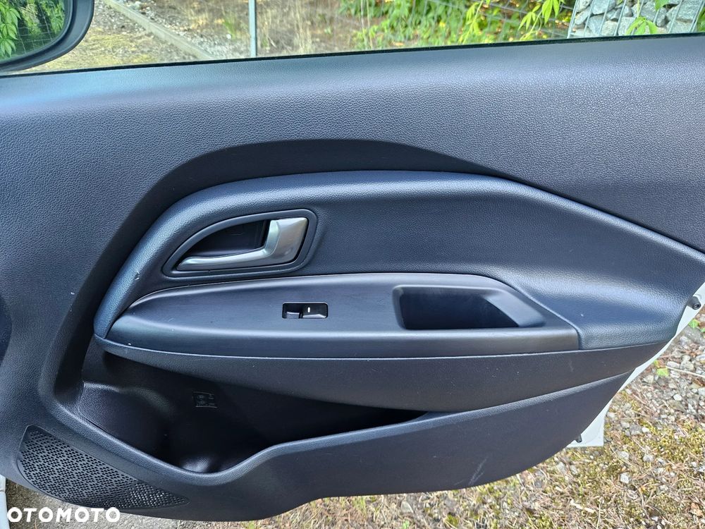 Kia Rio 1.2 Business Line - 32